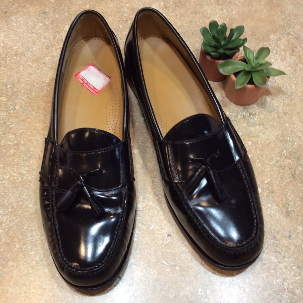 HP🎉COLE HAAN BLACK PINCH SHAWL BOW LOAFERS